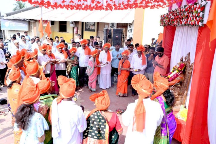 शिवप्रहार न्यूज- वडाळा महादेव गावात सीमेवरील जवानांच्या आई-वडिलांना शिवजयंती निमित्त आरतीचा मान…