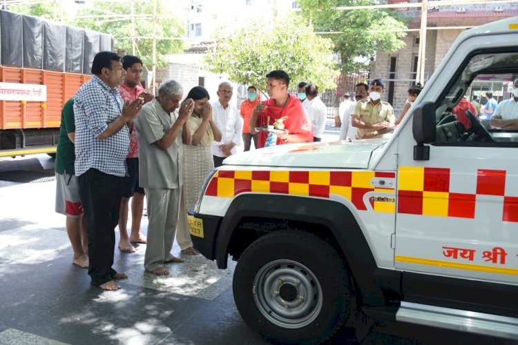 शिवप्रहार न्यूज-शिर्डी साईबाबा संस्थानला भक्ताकडुन ॲम्ब्युलन्सची देणगी…